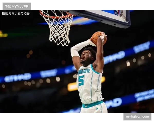 黄蜂鲍尔三分15中10狂砍37分 三节打卡展现进攻端绝对统治力